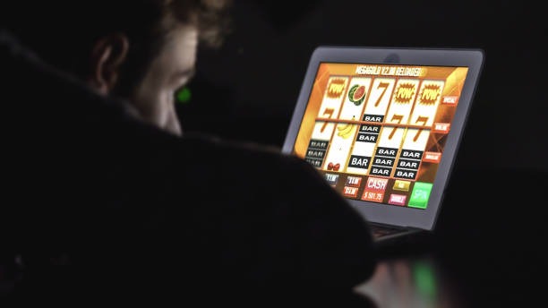 111bola mobile app interface showing sports betting and live casino options